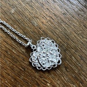 925 silver plated flowered heart necklace NWT